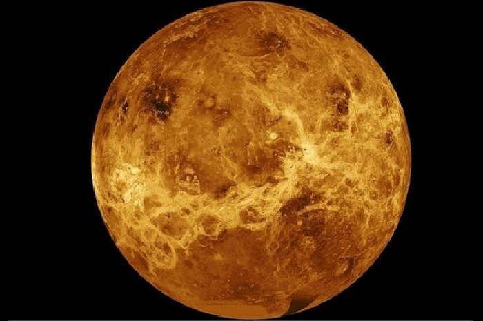 Venus: The Mysterious Gem of the Evening Star 🌌✨